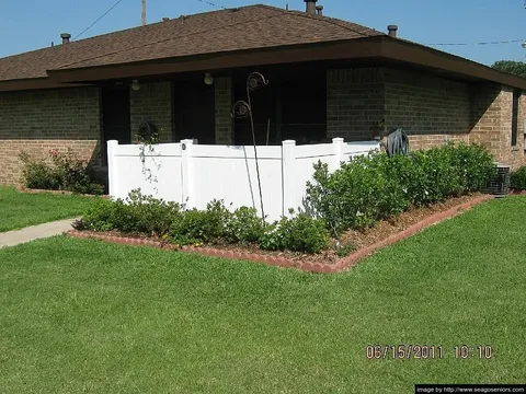 Seagoville Senoir Citizens Home - Photo 5 of 18